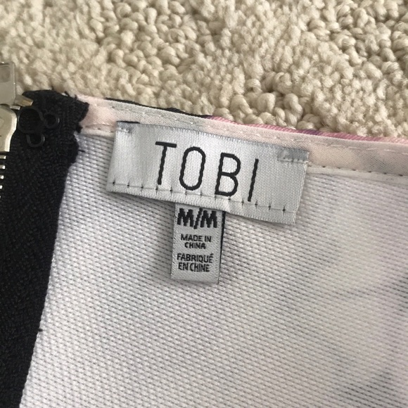 TOBI Floral Crop Top NWT - Picture 3 of 3